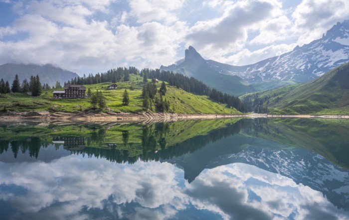 The Bannalpsee Hike, moulins scenery of an alpine lake