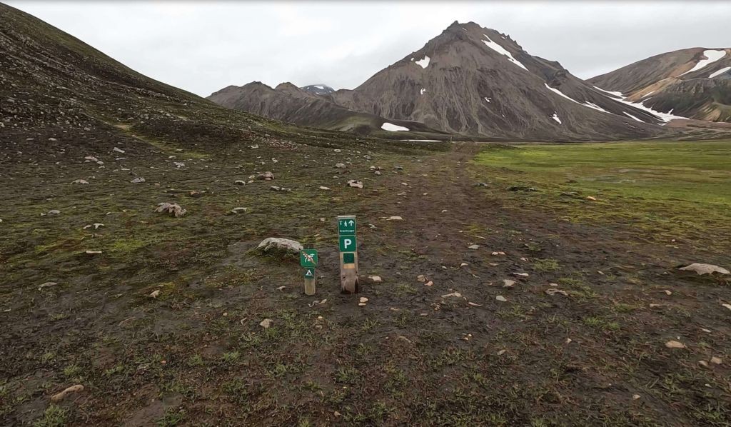 The Grænihryggur-Green Ridge Hike trailhead