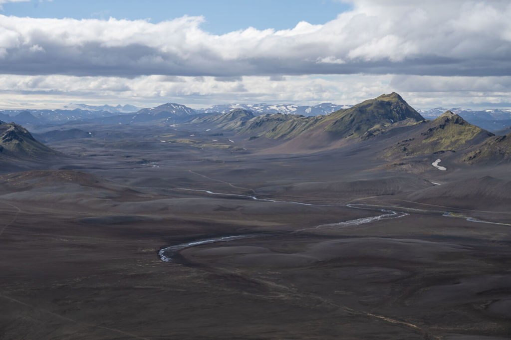 the f235 track in the highlands of Iceland and the desert landscape surrounding it