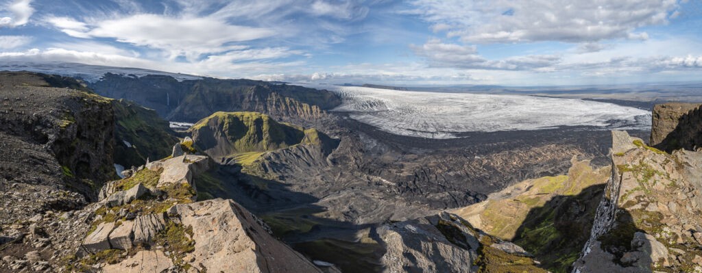 Panoramic image of Kötlujökull from the yellow trail in Thakgil