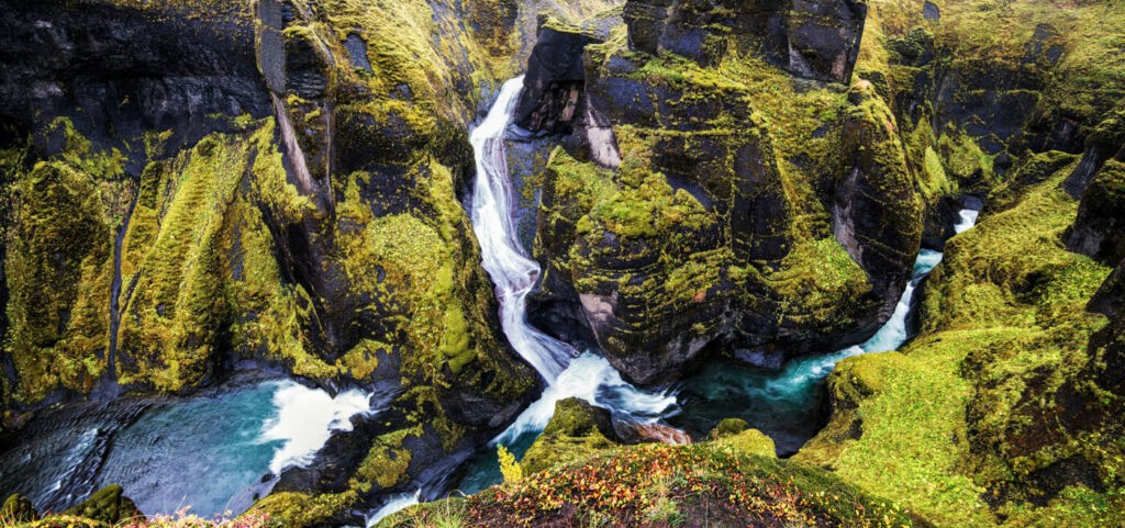 The Mögáfoss waterfall at the end of Fjaðrárgljúfur Canyon trail