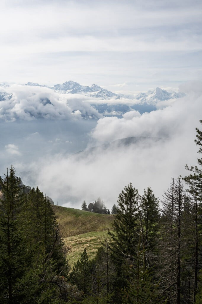 View from the trail to the right hochflue of an alpine landscape 
