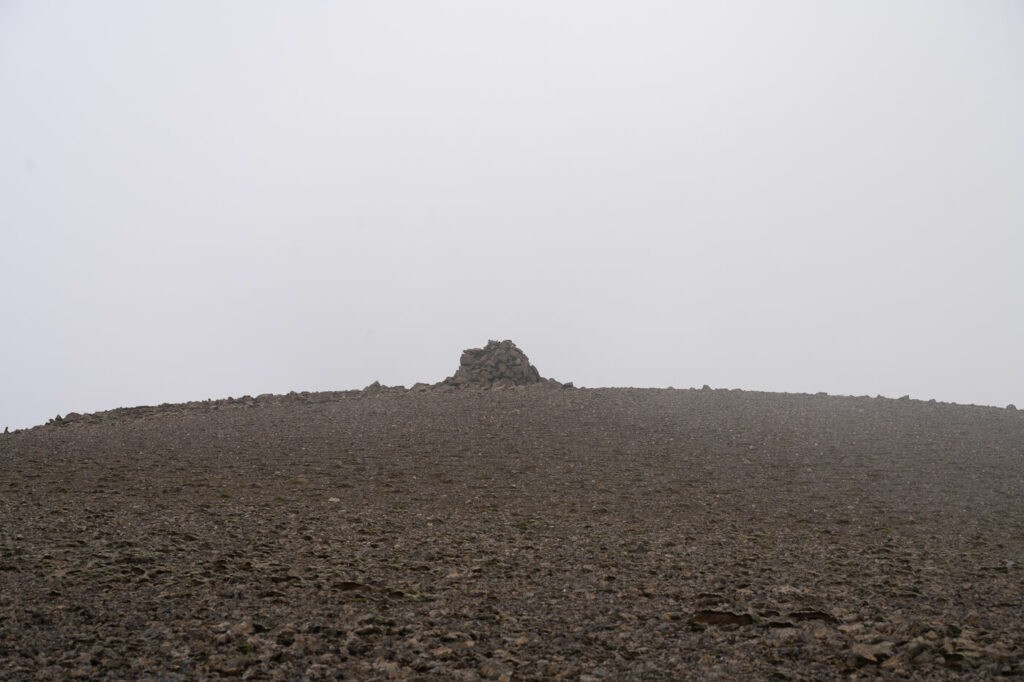 Sone cairn that mark the summit of Lómagnúpur