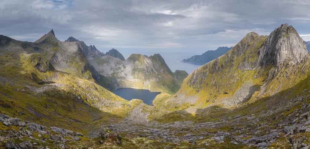 Panoramic image of the landscape on the island of Senja, with the lake Toftevatnet in the middle.