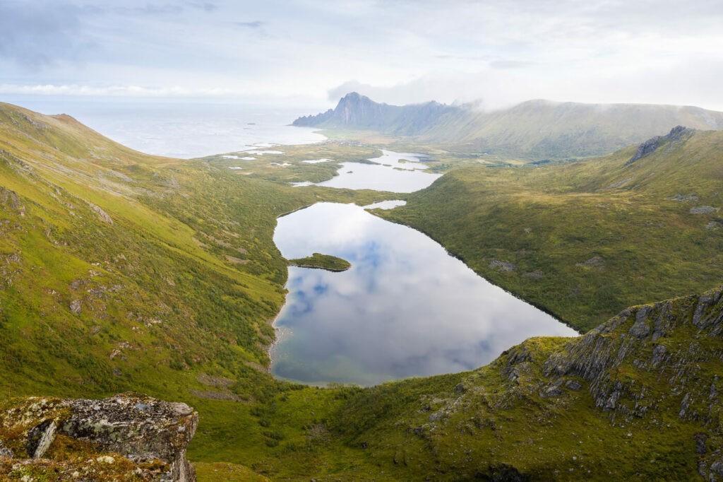 View of Breiddalsvatnet from the trail on a hike to Måtind