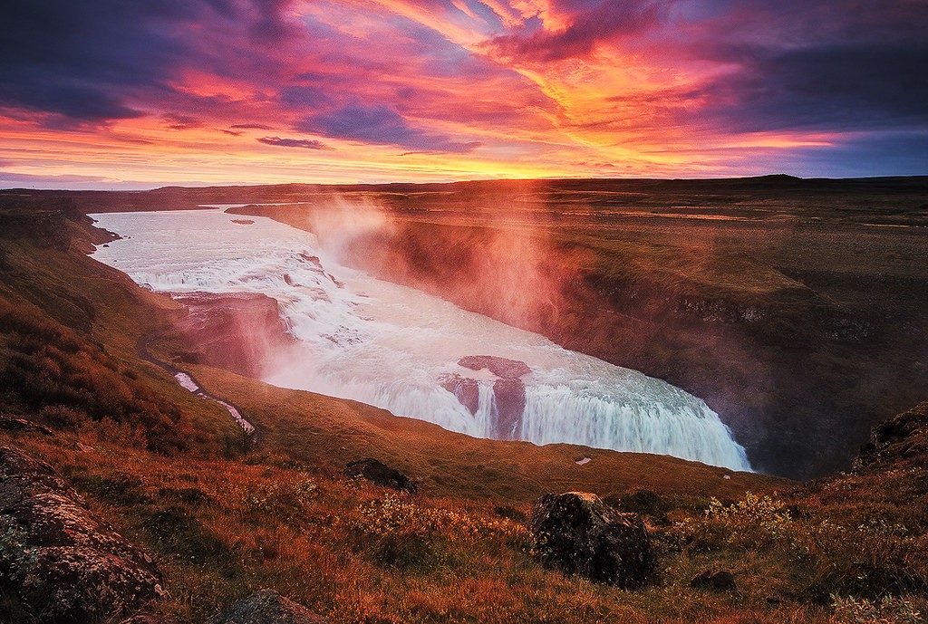 Sunrise at Gullfoss for the viewpoint above the waterfall on the west side.