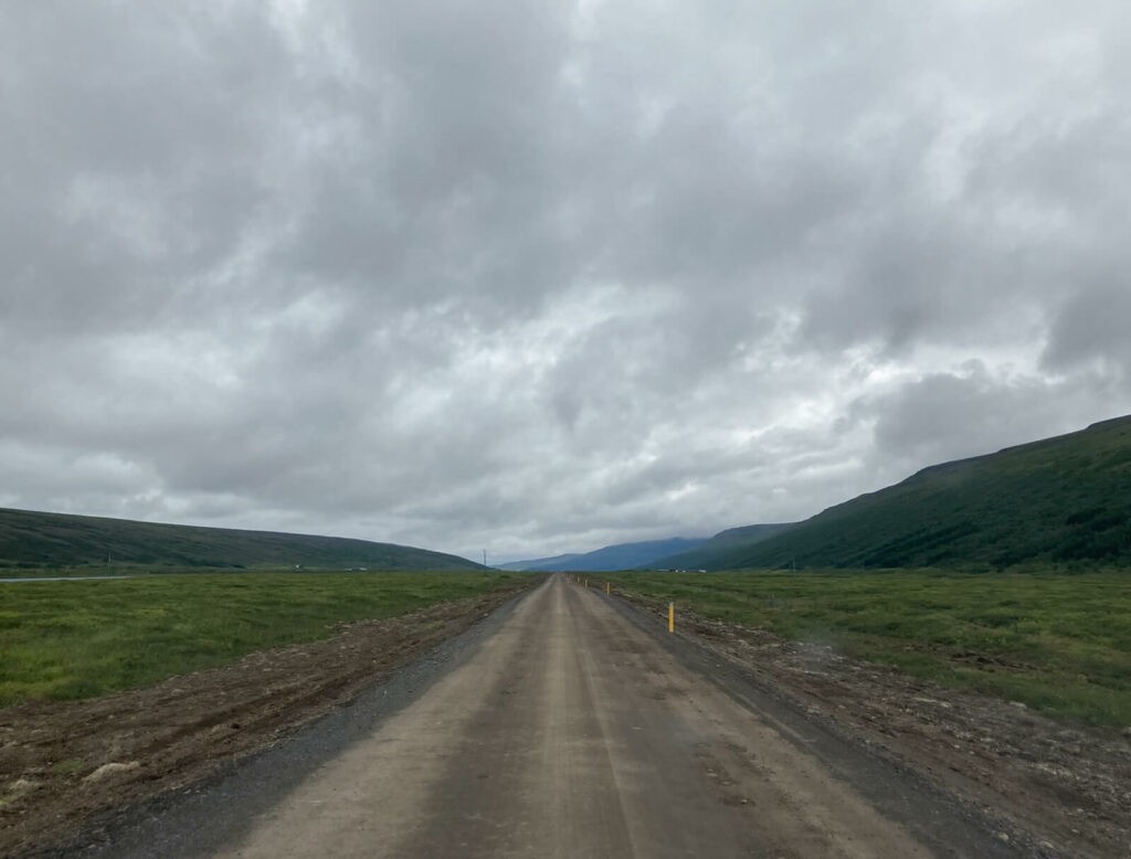 Road 842 Iceland to Aldeyjarfoss and F-26. Sprengisandur, on a cloudy day.