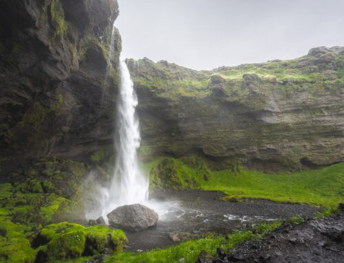 Kvernufoss Hike – Awesome waterfall with a cave behind